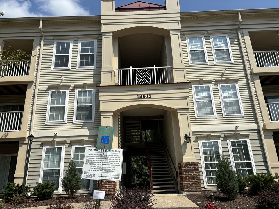 18815 Sparkling Water Dr, Unit 4 in Germantown, MD - Foto de edificio