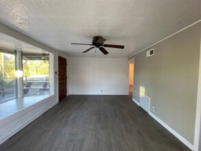 2527 Riverside Dr in South Bend, IN - Foto de edificio - Building Photo