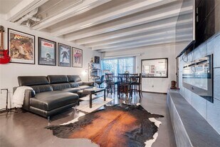 2711 Hood St in Dallas, TX - Building Photo