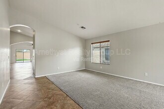 17848 W Voltaire St in Surprise, AZ - Building Photo - Building Photo