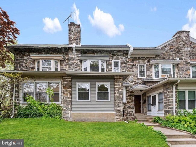 property at 1002 N 65th St