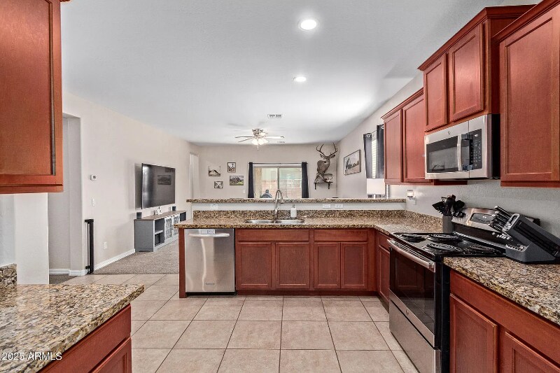 25447 W Heathermoor Dr in Buckeye, AZ - Building Photo