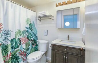 4800 Hanalei Plantation Rd in Princeville, HI - Building Photo - Building Photo