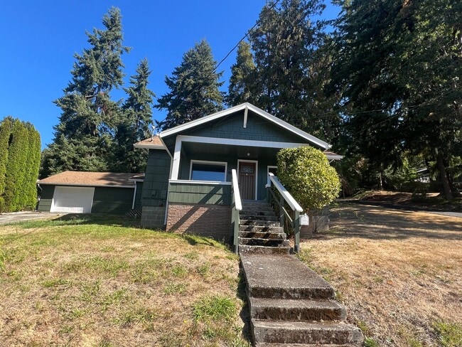property at 882 SE Adams Ave