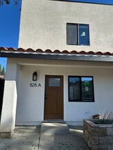 826 Rose Ave, Unit 826 Unit B in Long Beach, CA - Foto de edificio - Building Photo