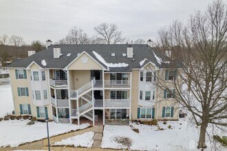 318 Wimbeldon Ct in North Brunswick, NJ - Building Photo - Building Photo