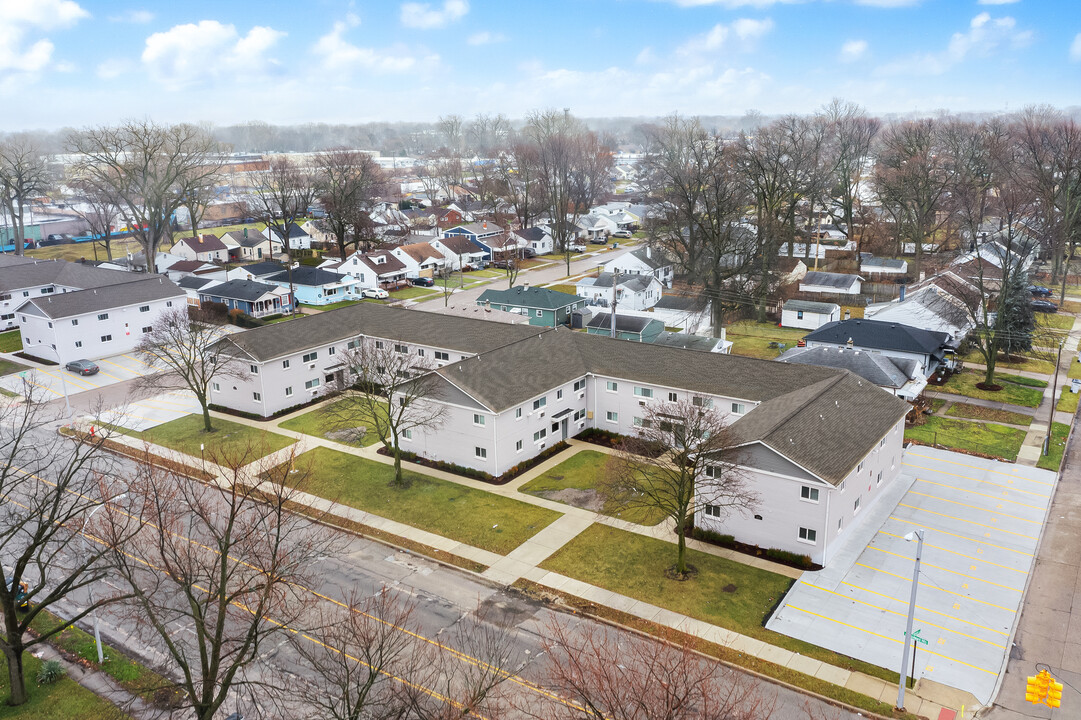 Woodward Heights Place in Hazel Park, MI - Foto de edificio