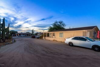 225 S Grand Dr in Apache Junction, AZ - Building Photo - Building Photo