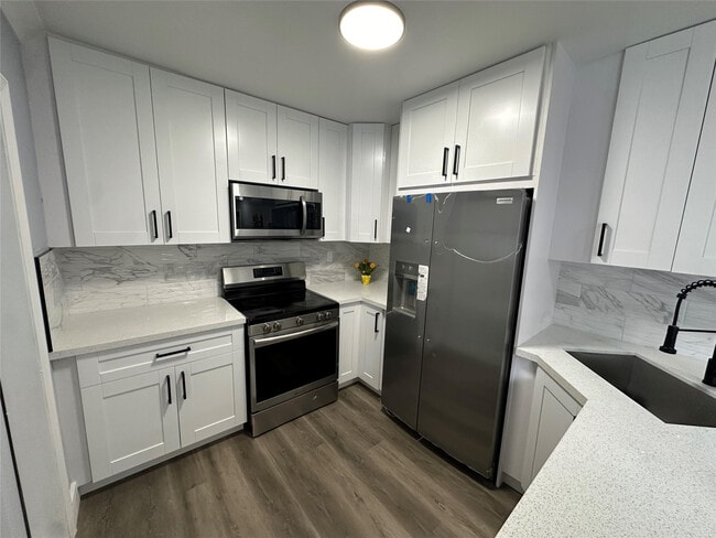 814 SW 12th Pl in Fort Lauderdale, FL - Foto de edificio - Building Photo