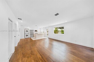 250 NW 98th St in Miami, FL - Building Photo - Building Photo