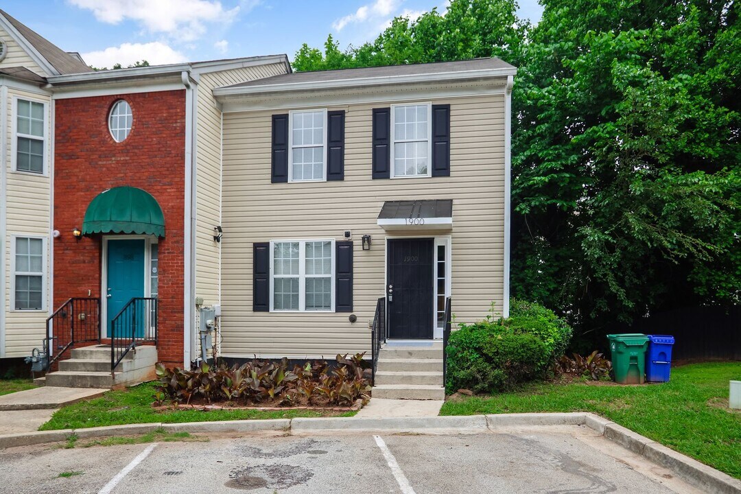 1900 Shawn Wayne Ct SE in Atlanta, GA - Building Photo