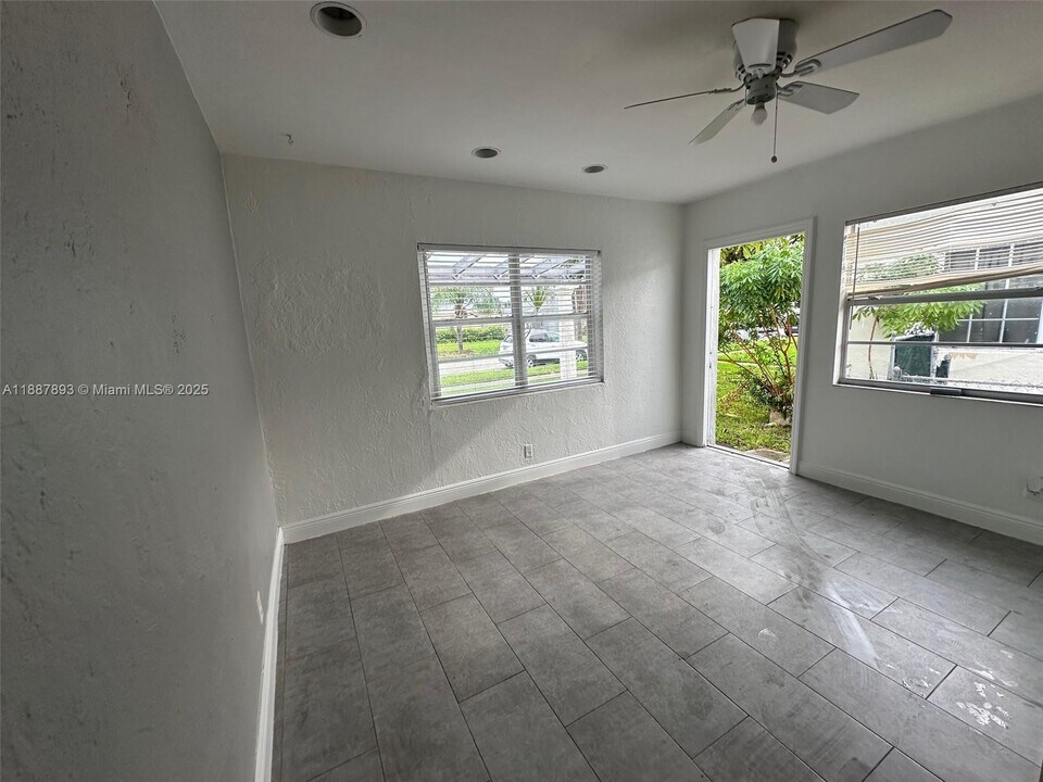 1728 Rodman St in Hollywood, FL - Building Photo