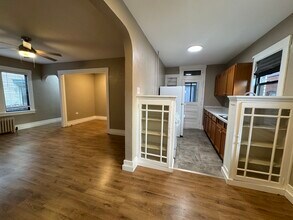 2816 Broadway Ave in Dormont, PA - Building Photo - Building Photo