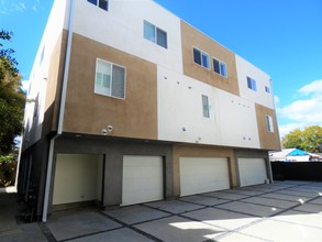 7327 Kester Ave in Van Nuys, CA - Building Photo - Building Photo