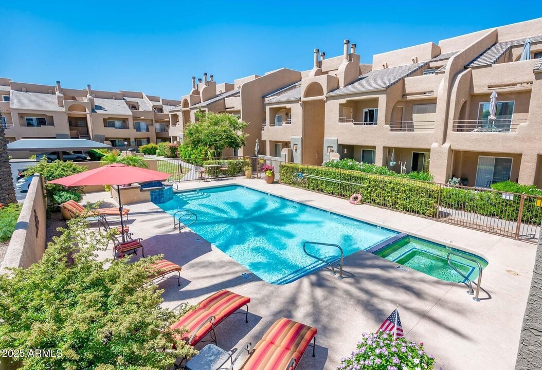 3845 E Greenway Rd in Phoenix, AZ - Building Photo