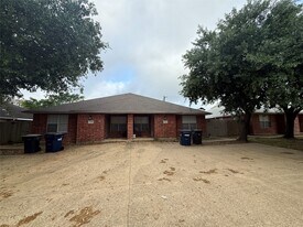 2020 Legacy Ln in College Station, TX - Building Photo