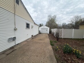 1604 S Kneer Ave in Peoria, IL - Foto de edificio - Building Photo