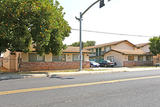 Evergreen Apartments in Merced, CA - Building Photo - Building Photo