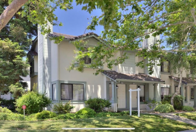 property at 34779 Tuxedo Common