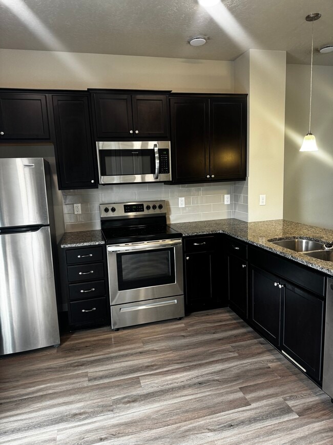 property at 5912 S Jessenia Ln