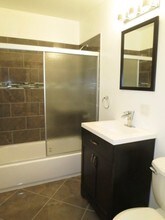 3240 N Clark St in Chicago, IL - Building Photo - Building Photo