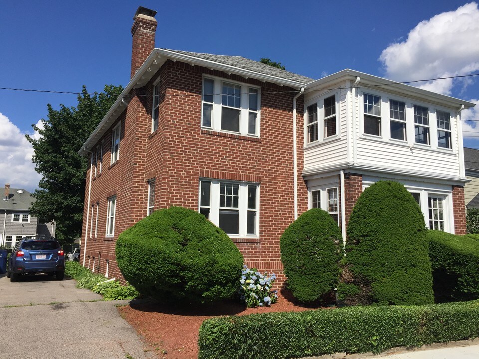 123 Landseer St in Boston, MA - Building Photo