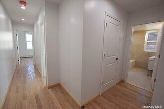 48-23 44th St, Unit 1F in Queens, NY - Building Photo - Building Photo