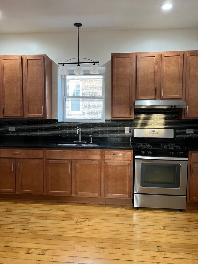 2112 W 23rd St in Chicago, IL - Building Photo - Building Photo