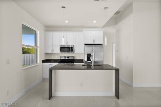 2481 NW 9th St in Cape Coral, FL - Building Photo - Building Photo