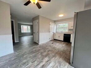 83 Derryfield Ct in Manchester, NH - Building Photo - Building Photo