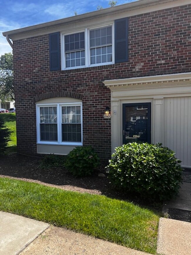 property at 8501 Westover Ct