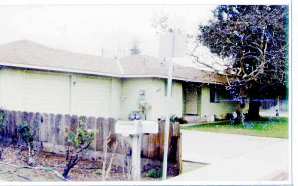 1222 Colorado Ave in Turlock, CA - Foto de edificio - Building Photo