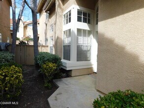 4887 Santo Dr in Oak Park, CA - Building Photo - Building Photo