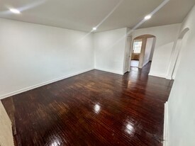 69 Sayers Ave, Unit First Floor in Lansdowne, PA - Building Photo