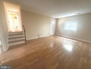 350 Howard Ave in Rockville, MD - Building Photo - Building Photo