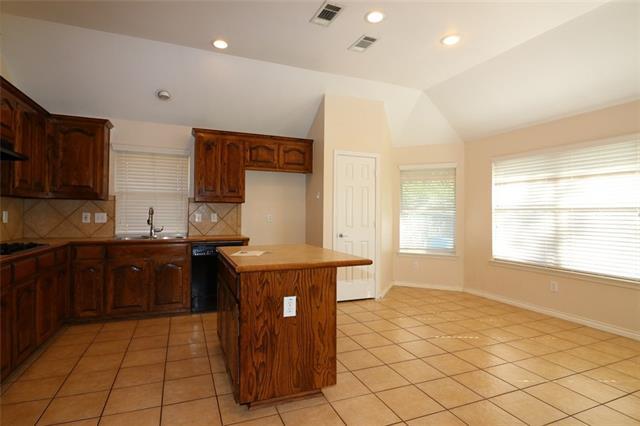 7828 Corona Ct in Arlington, TX - Building Photo - Building Photo