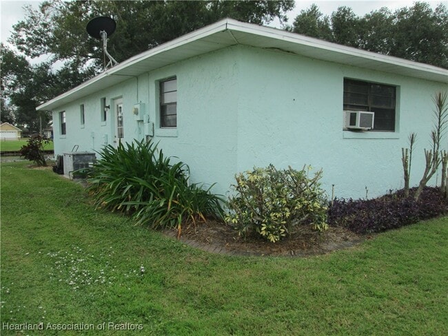 131 Lemon Rd NE in Lake Placid, FL - Building Photo - Building Photo