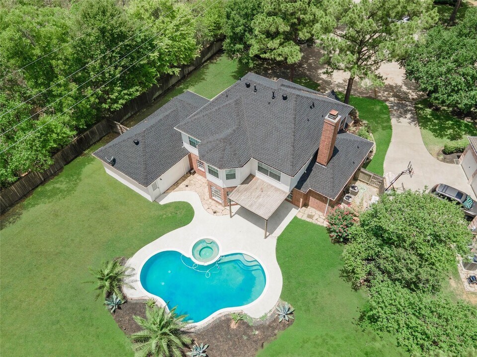 5202 Summer Snow Dr in Houston, TX - Foto de edificio