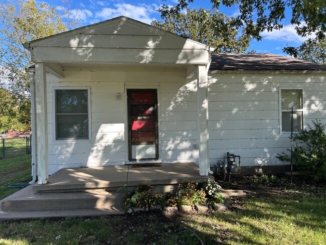 property at 808 N Sheridan St