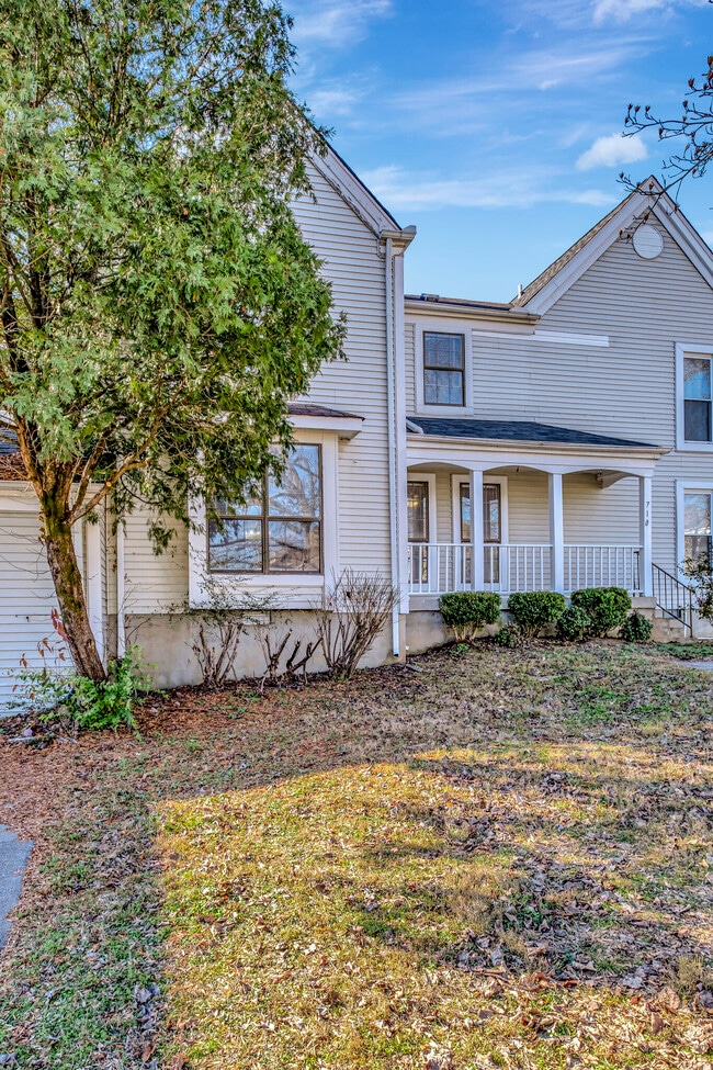 710 Rachels Trl in Hermitage, TN - Foto de edificio - Building Photo