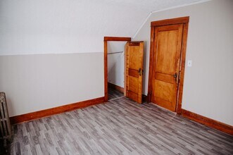 2441 Templeton St in Omaha, NE - Building Photo - Building Photo