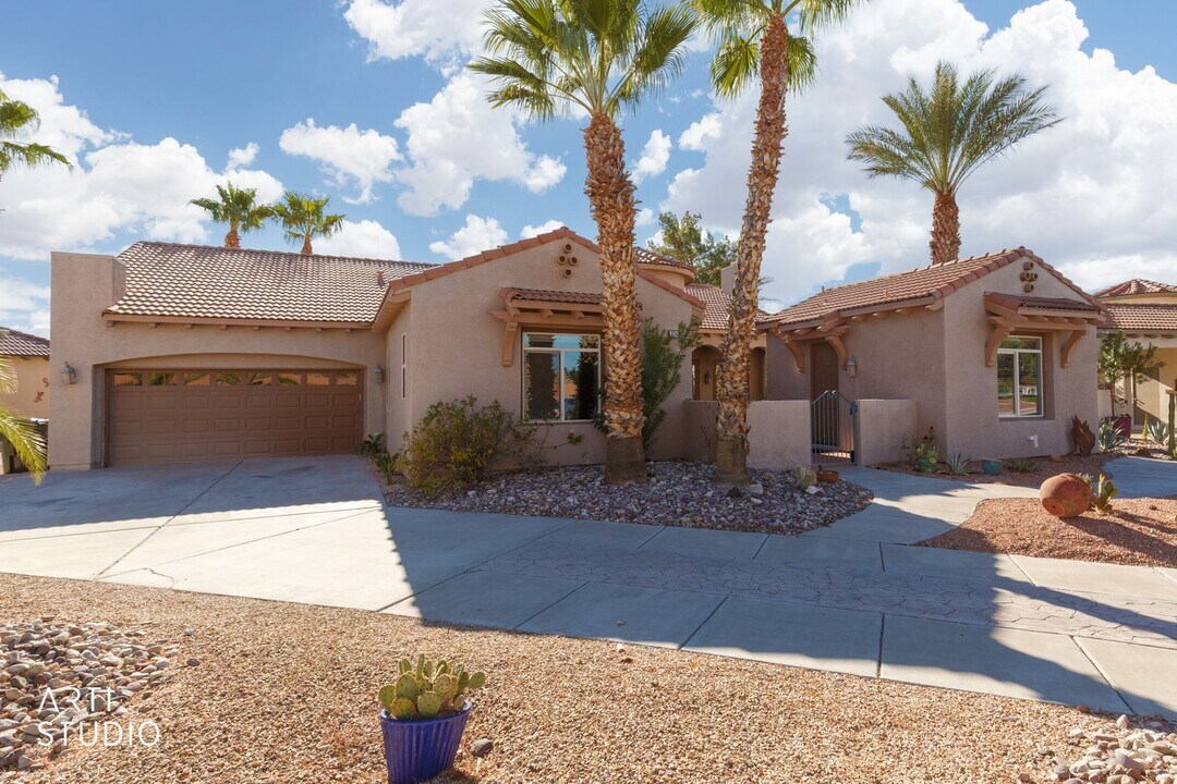 524 Mountainside Ct in Mesquite, NV - Building Photo
