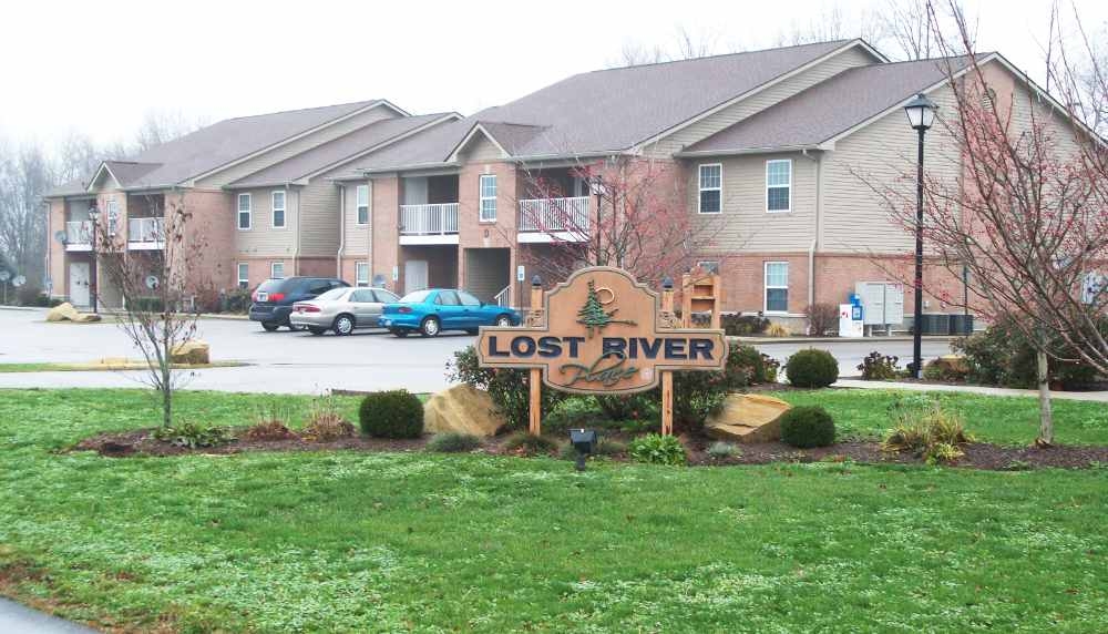 Lost River Place in Orleans, IN - Foto de edificio