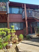 124 Benson Ave in Vallejo, CA - Building Photo