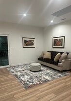 8130 Sylmar Ave in Los Angeles, CA - Building Photo