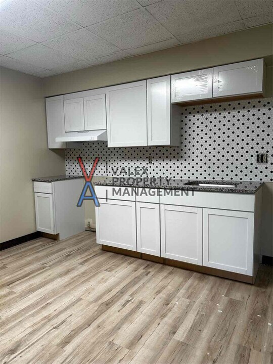 1823 Red Barn Village Rd in Clarks Summit, PA - Building Photo