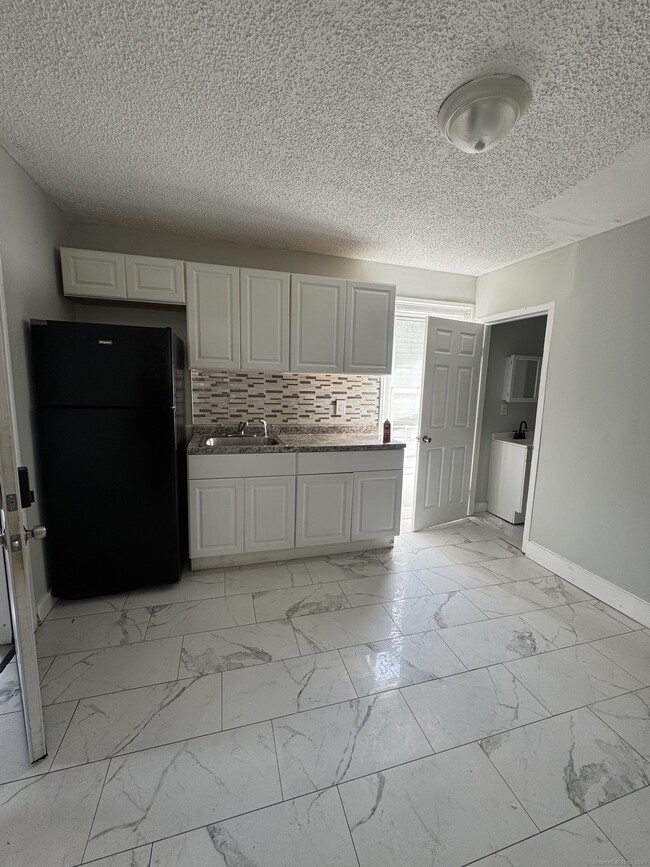 153 Chapel St in New Haven, CT - Building Photo - Building Photo
