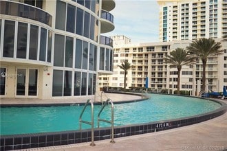 17201 Collins Ave-Unit -3703 in Sunny Isles Beach, FL - Building Photo - Building Photo