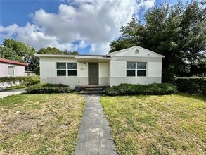 2273 NW 65th St in Miami, FL - Building Photo - Building Photo
