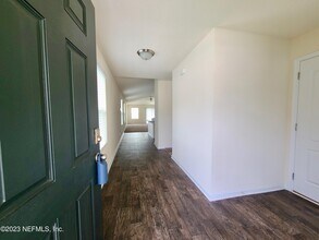 8387 Cape Fox Dr in Jacksonville, FL - Building Photo - Building Photo
